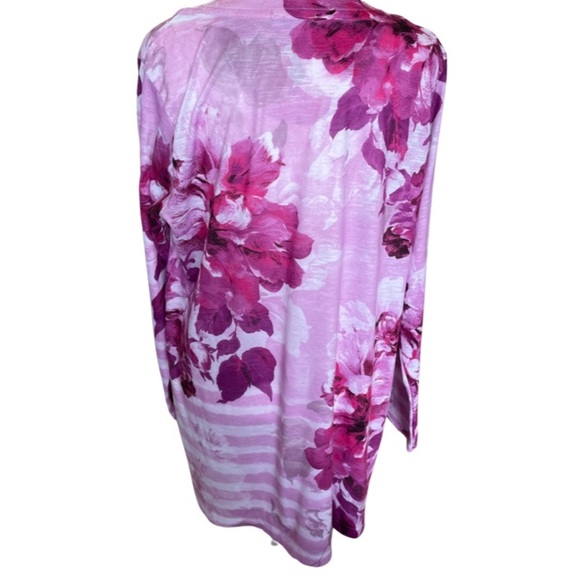 Time and Tru beautiful floral top with sparkle detail L - Picture 3 of 6